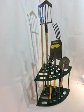 Подставка под садовые инструменты угловая Закуток МС-Про