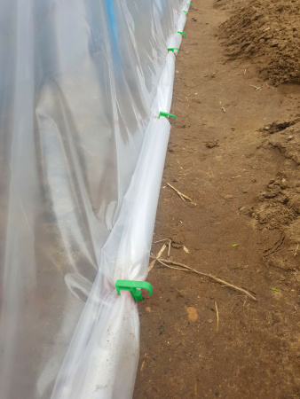 Садовые колышки для подвязки растений и укрывного материала зеленые 14 см 40 шт