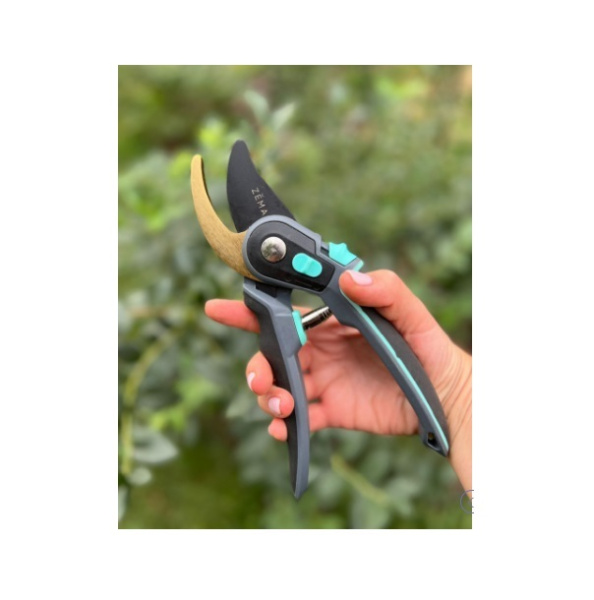 Профессиональный садовый секатор ZM 3001