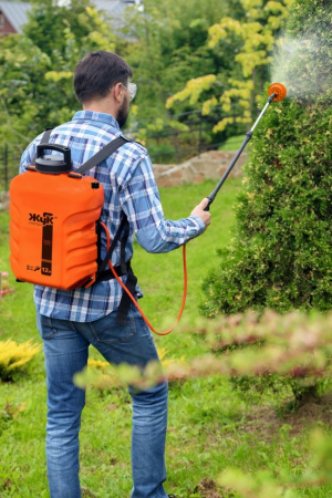 Опрыскиватель ранцевый аккумуляторный ЖУК Электро Классик ОРА-416 16 л