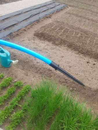 Садовые колышки для дуг парника черные 22 см диаметр 20 мм пластиковые 10 шт Благодатное земледелие