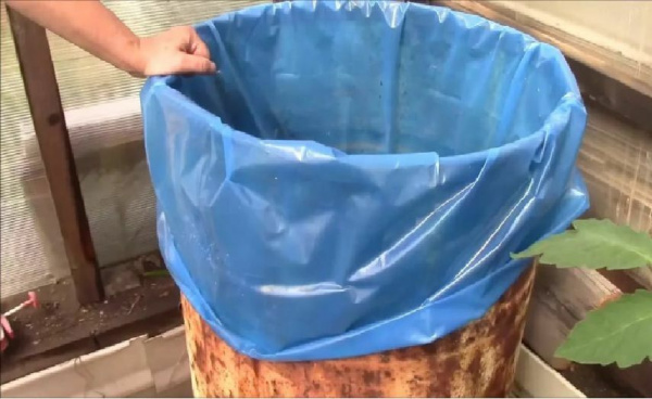 Вкладыш в бочку с любым дном 200 л для воды и пищевых продуктов, голубой 150 мкр 25 шт Благодатное земледелие