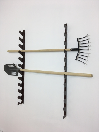 Держатель настенный для садовых инструментов Гребенка коричневый МС-Про